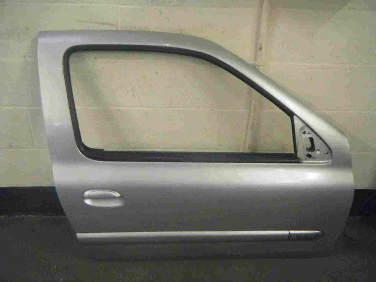 Renault Clio Sport 2001-2006 172 182 Drivers OSF Door Silver MV647 3DR
