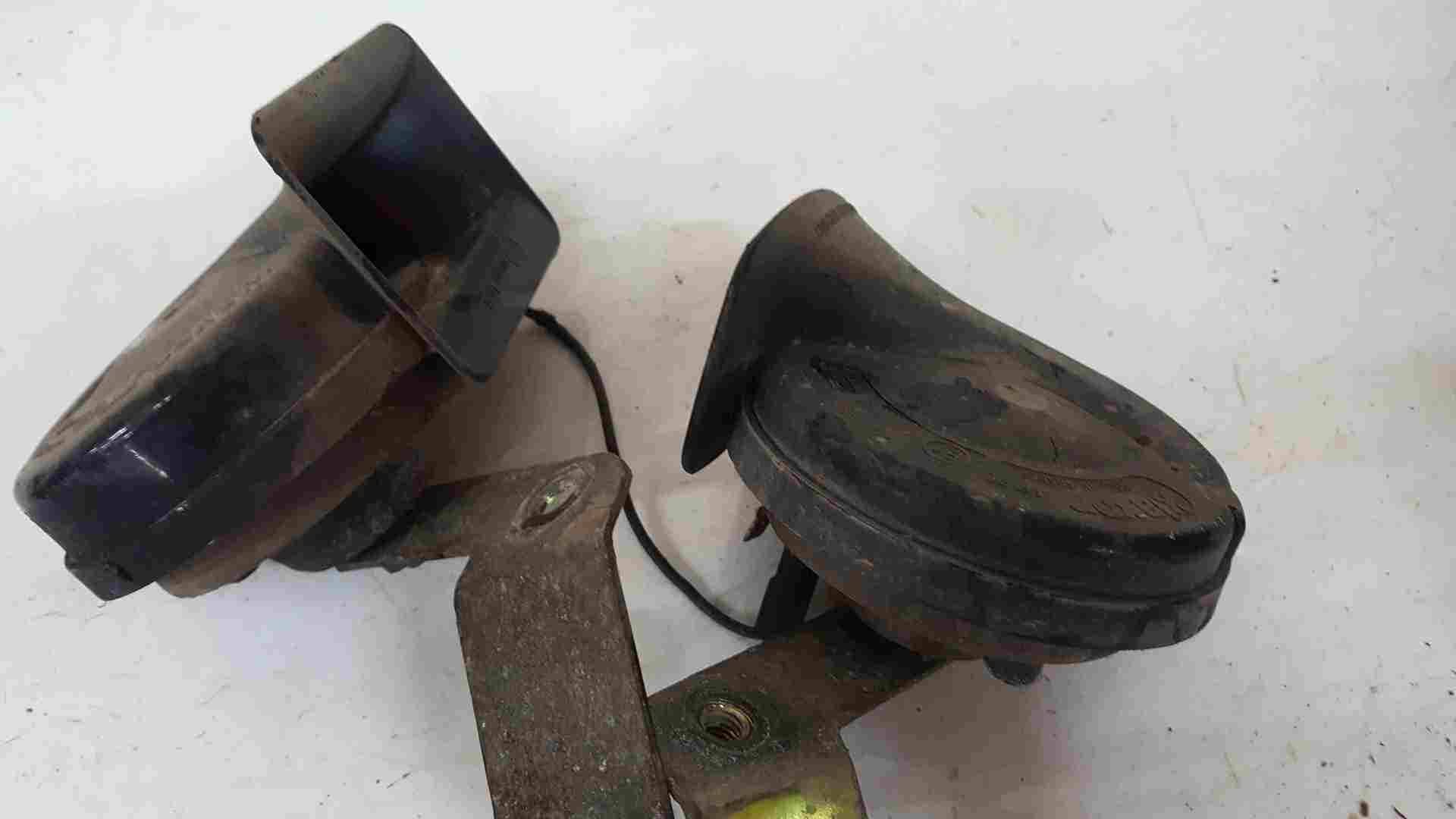 Thumb 7 Renault Clio Sport 2001-2006 172 182 Dual Horn Beep Double 0091001 0092018