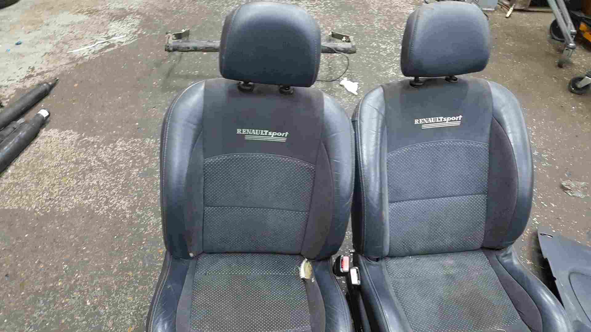 Thumb 3 Renault Clio Sport 2001-2006 172 182 Full Interior Rear Front Seats