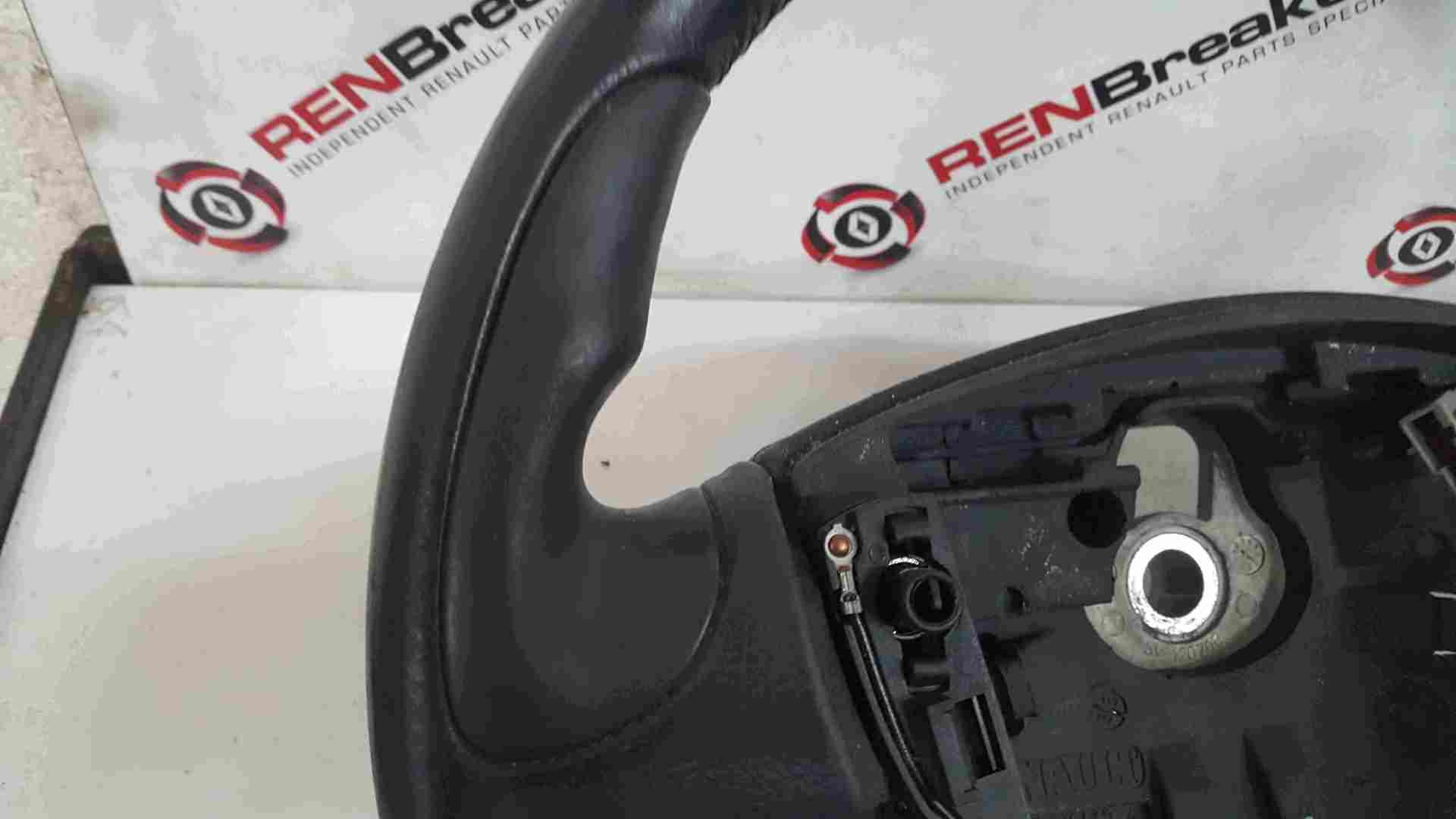 Thumb 3 Renault Clio Sport 2001-2006 172 182 Steering Wheel 8200151214 8200155961