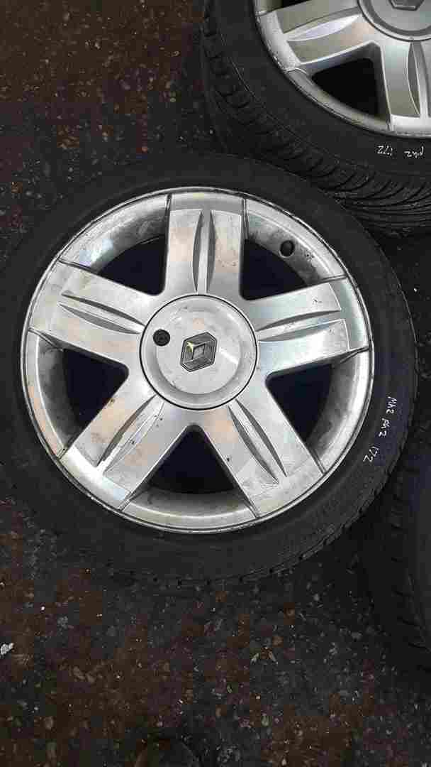 Thumb 3 Renault Clio Sport 2001-2006 172 Alloy Wheel Set + Tyres 195 45 16 x5