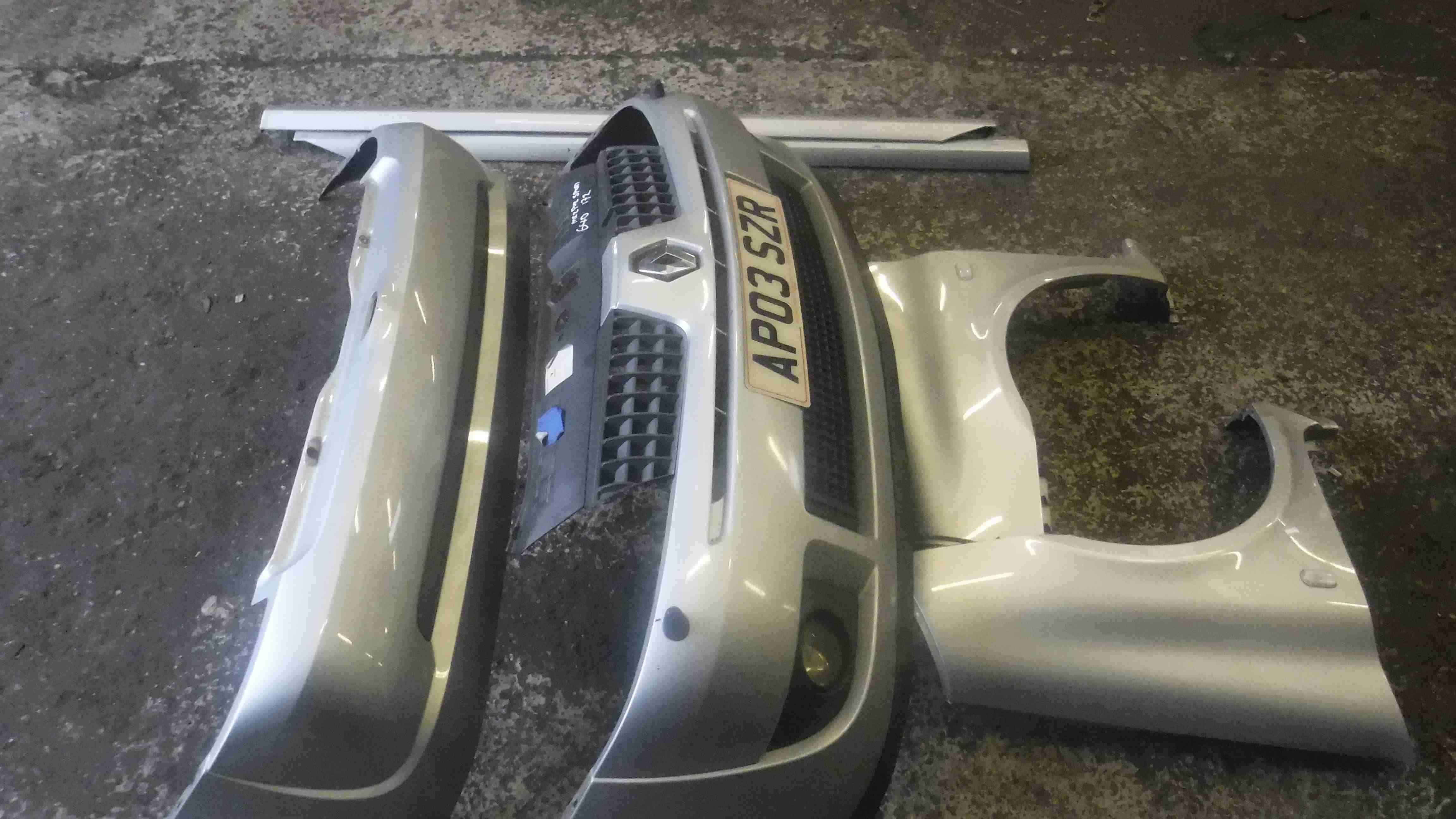Renault Clio Sport 2001-2006 172 Front Bumper Body Kit Skirts Wings Silver  640 - Store - Renault Breakers - Used Renault Car Parts & Spares Specialist