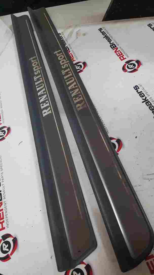 Thumb 4 Renault Clio Sport 2001-2006 CUP Passenger Drivers Ns Os Door Trim Mouldings