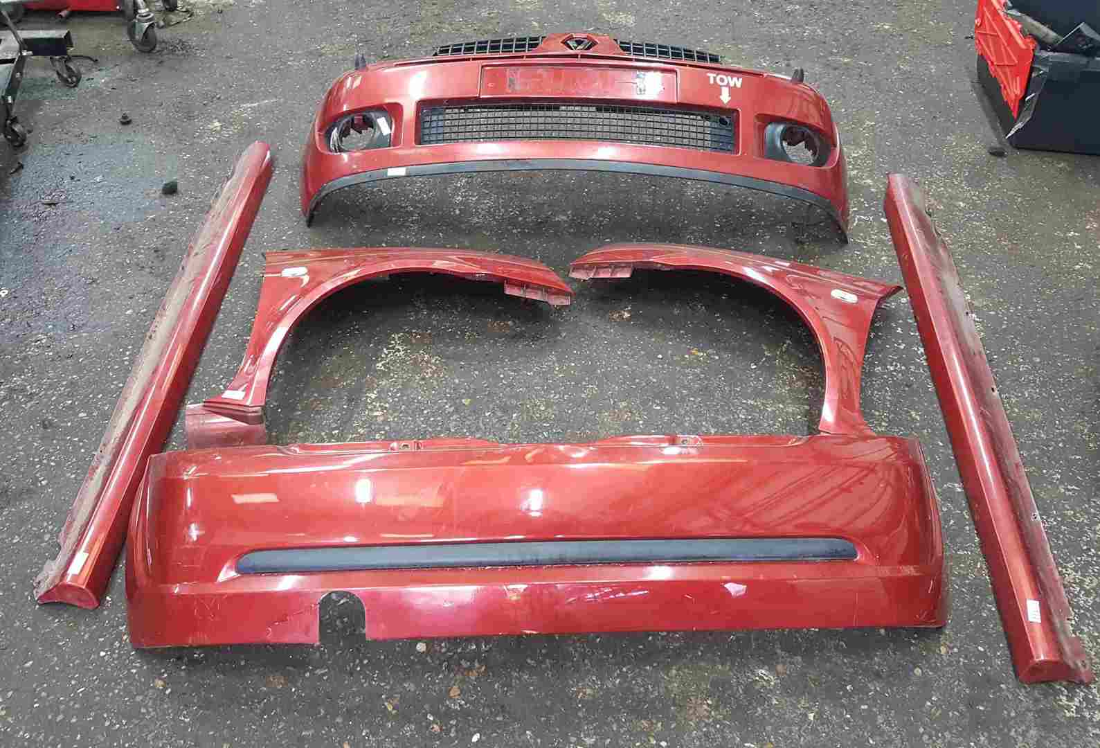 Thumb 8 Renault Clio Sport 2001-2006 Body Kit Front Rear Bumper Skirts Wings Red TEB76