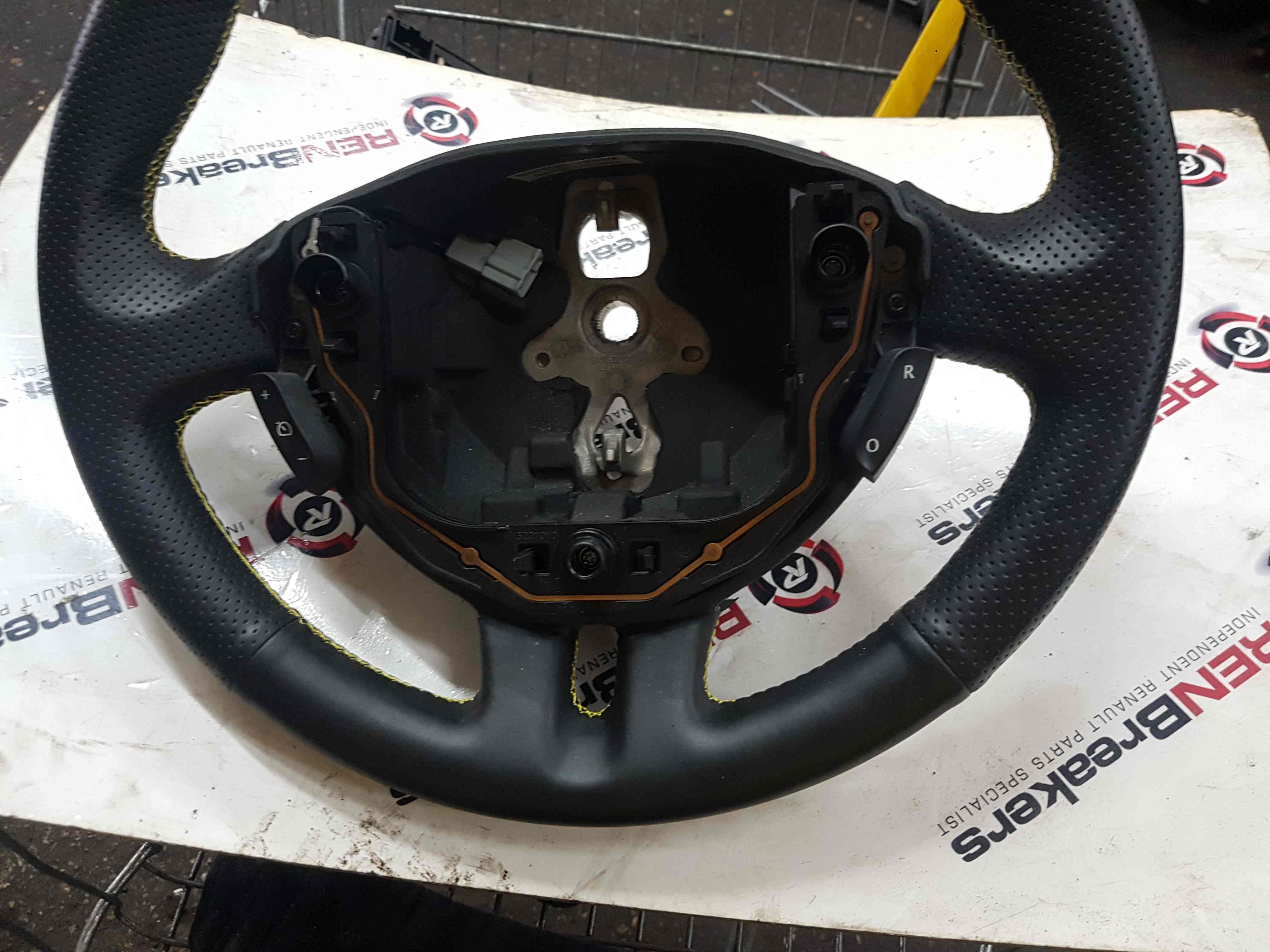 Thumb 6 Renault Clio Sport 2005-2009 197 200 Steering Wheel