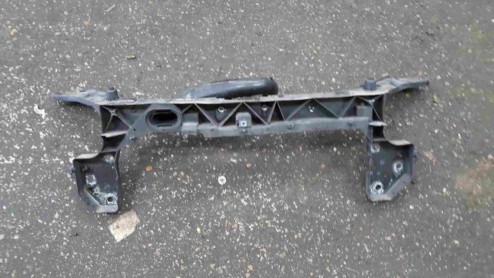 Renault Clio Sport 2005-2009 197 Front Headlight Slam Panel Plastic