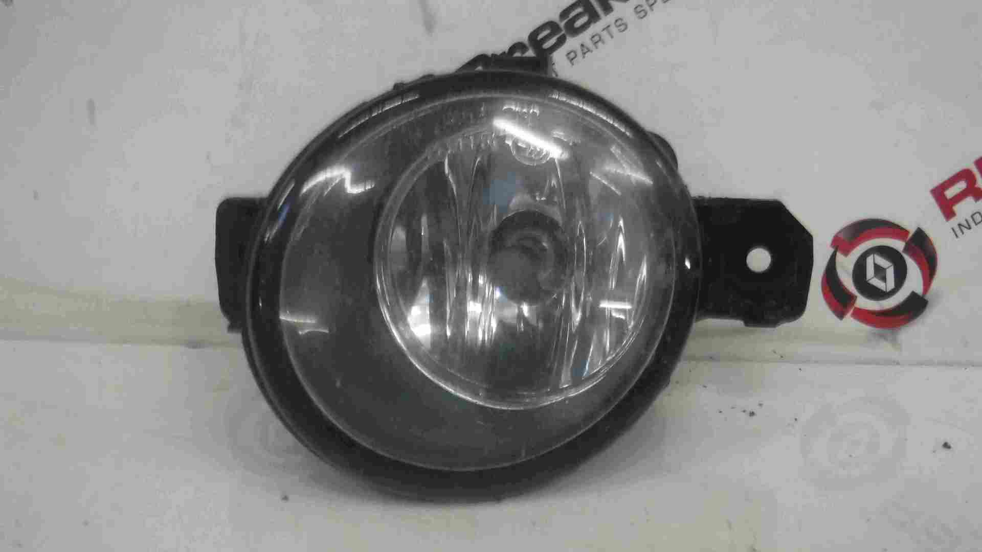 Renault Clio 2005-2009 Drivers OSF Front Fog Light 8200002470
