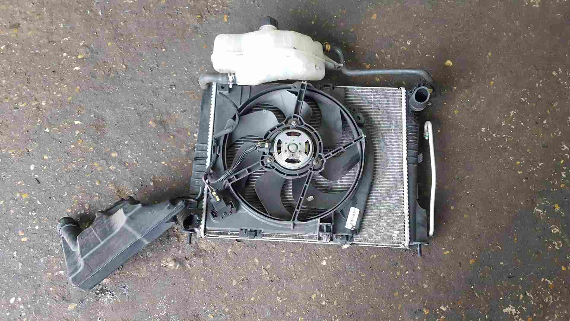 Thumb 4 Renault Clio Sport 2005-2012 197 200 2.0 16V Radiator Pack RAD Fan AIR Con