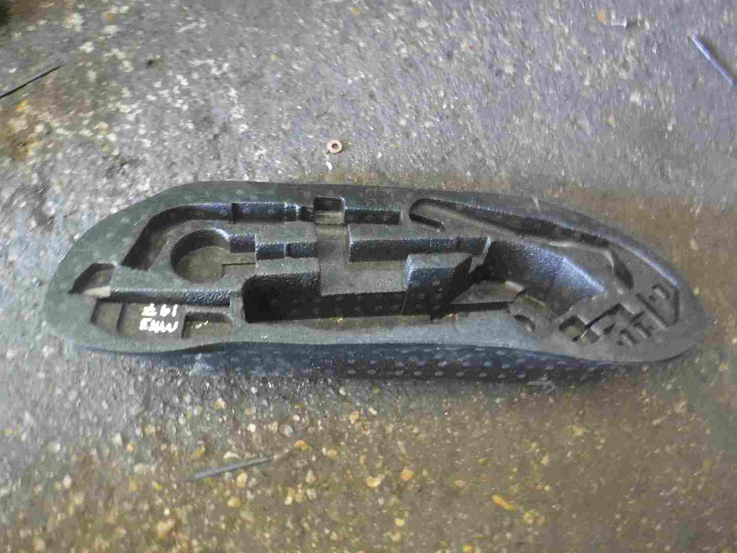 Renault Clio Sport 2005-2012 197 200 Spare Wheel Jack Case Holder 8200468203