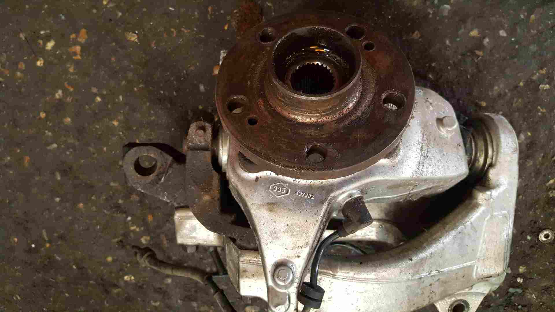 Thumb 2 Renault Clio Sport 2005-2012 197 Passenger NSF Front HUB Assembly Complete
