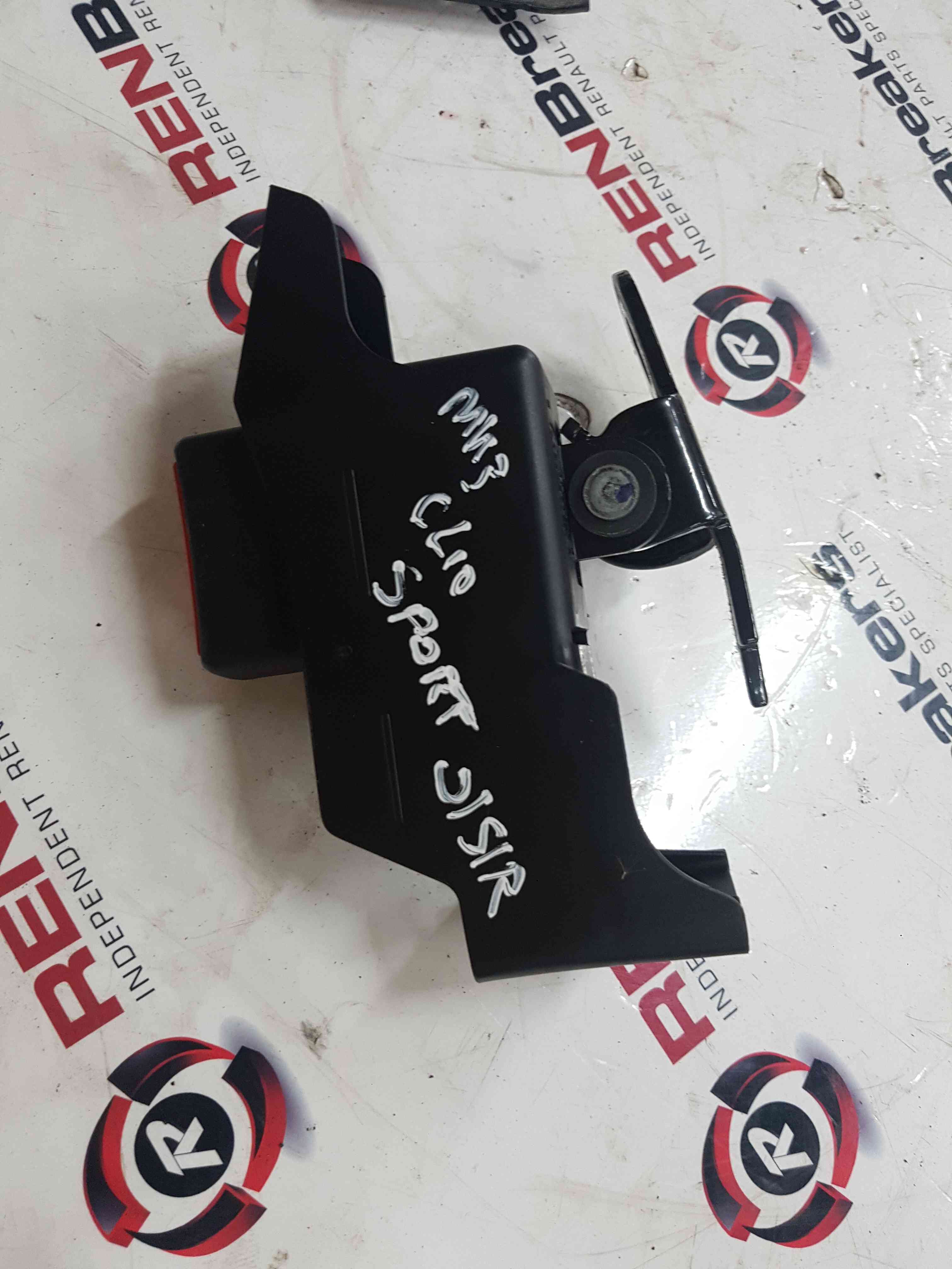 Thumb 3 Renault Clio Sport 2009-2012 197 200 Drivers OSR Rear Seat Buckle RED
