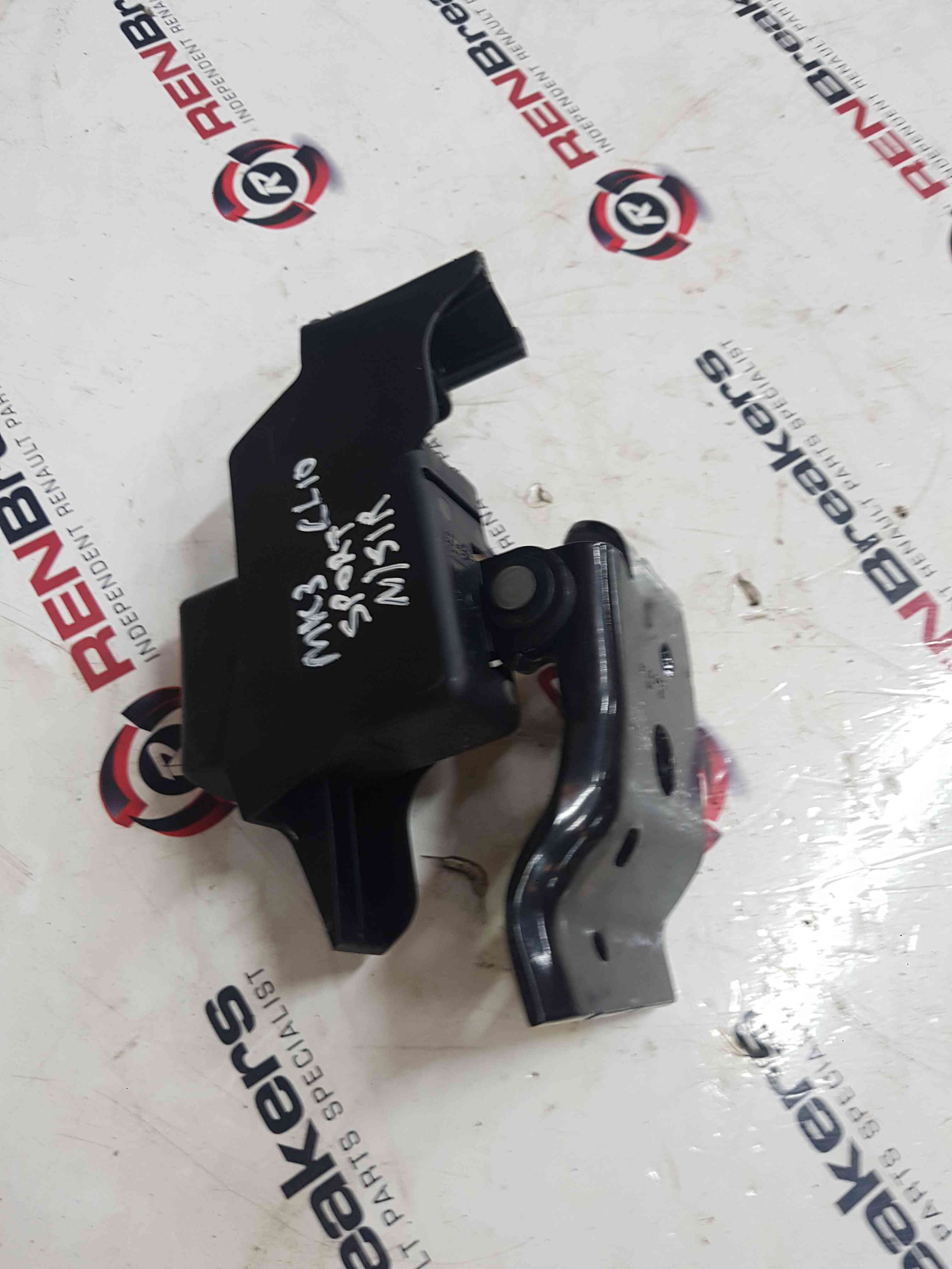 Thumb 3 Renault Clio Sport 2009-2012 197 200 Passenger NSR Rear Seat Buckle RED