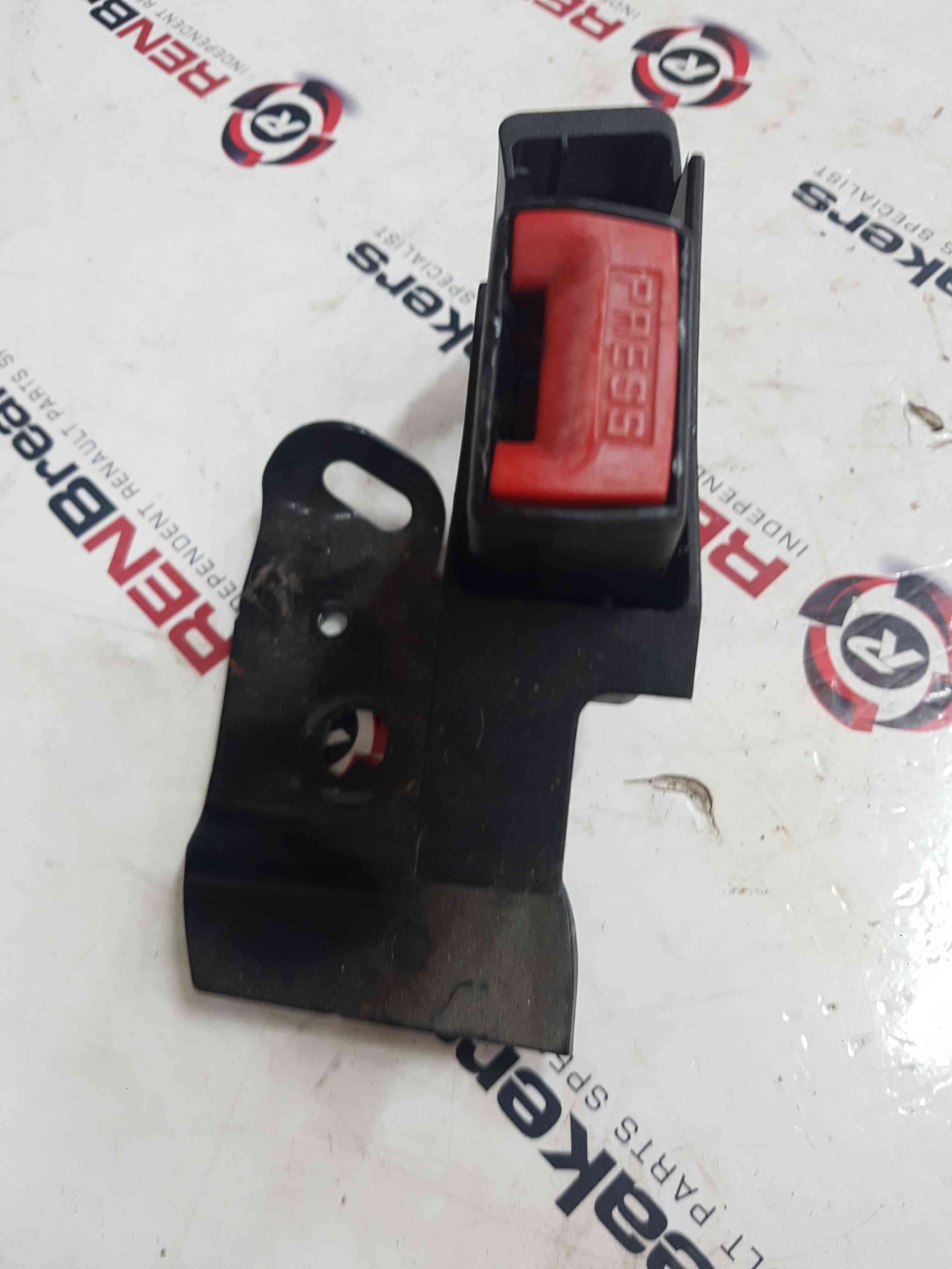 Thumb 4 Renault Clio Sport 2009-2012 197 200 Passenger NSR Rear Seat Buckle RED