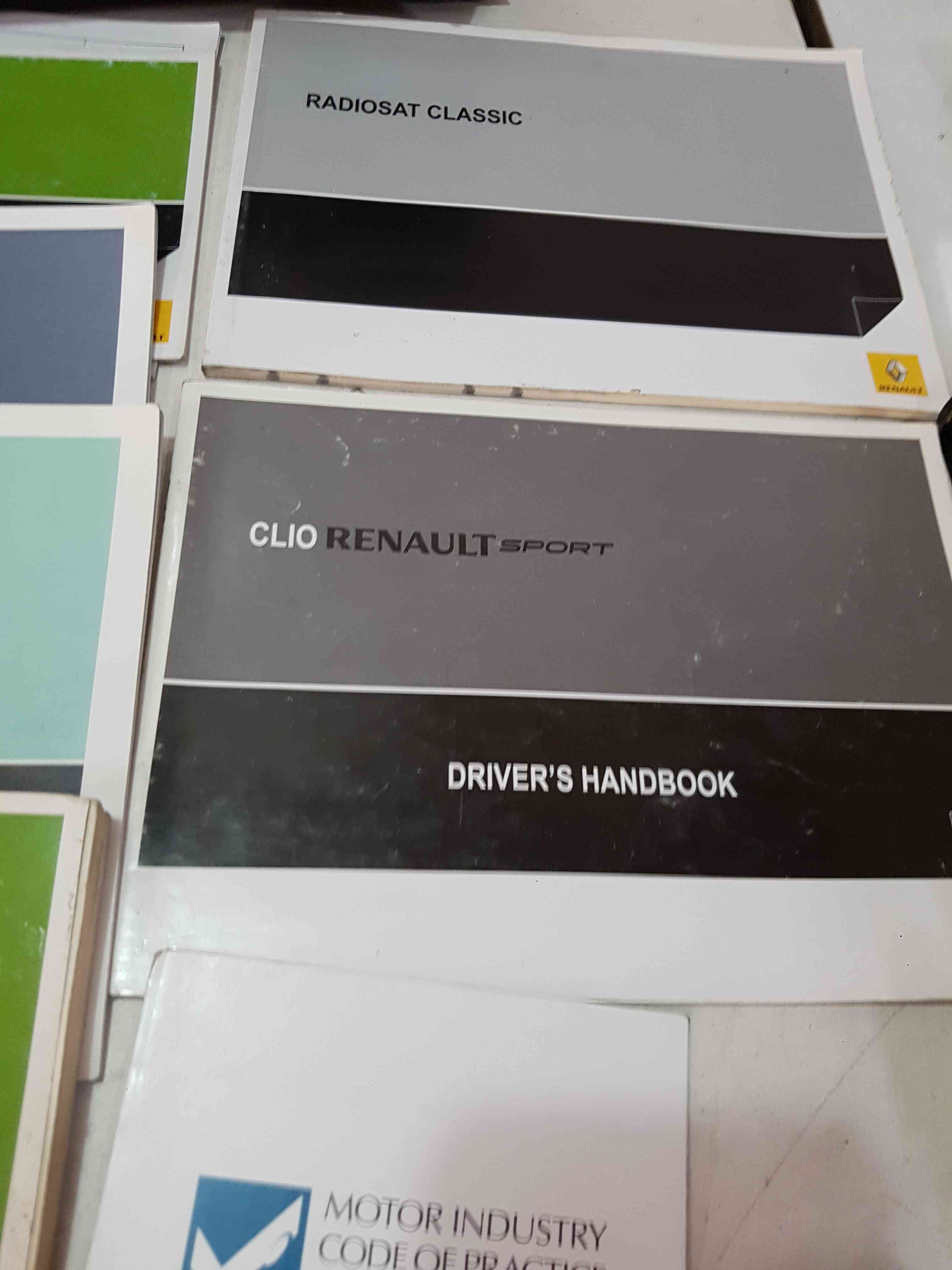Thumb 4 Renault Clio Sport 2009-2012 200 Documents Booklets + Holder Wallet