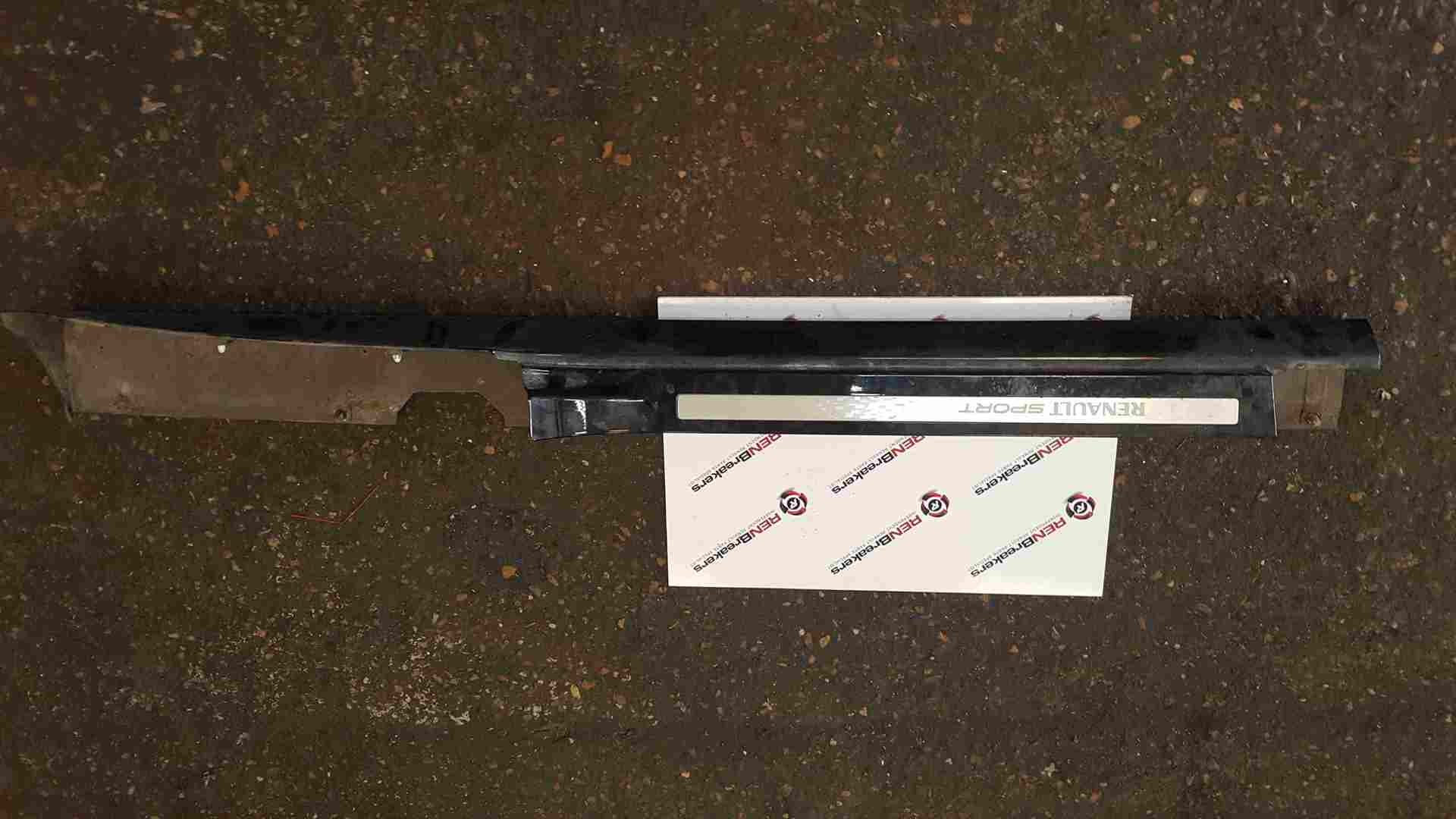 Renault Clio Sport 2009-2012 200 Passenger NS Side Skirt Black TEGNA 8200441784