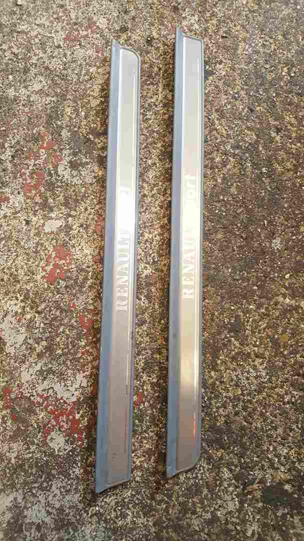 Renault Clio Sport MK2 2001-2006 172 182 Door Sill Insert Strip Pair 3dr