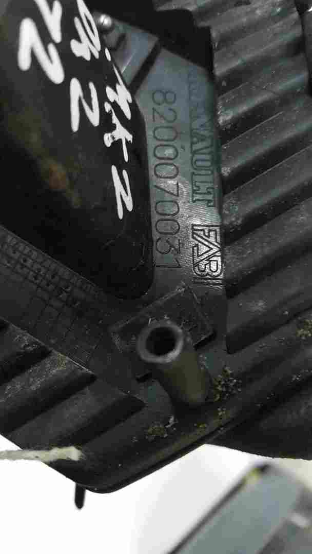 Thumb 3 Renault Clio Sport MK2 2001-2006 172 182 Front Bumper Badge Diamond 8200070031