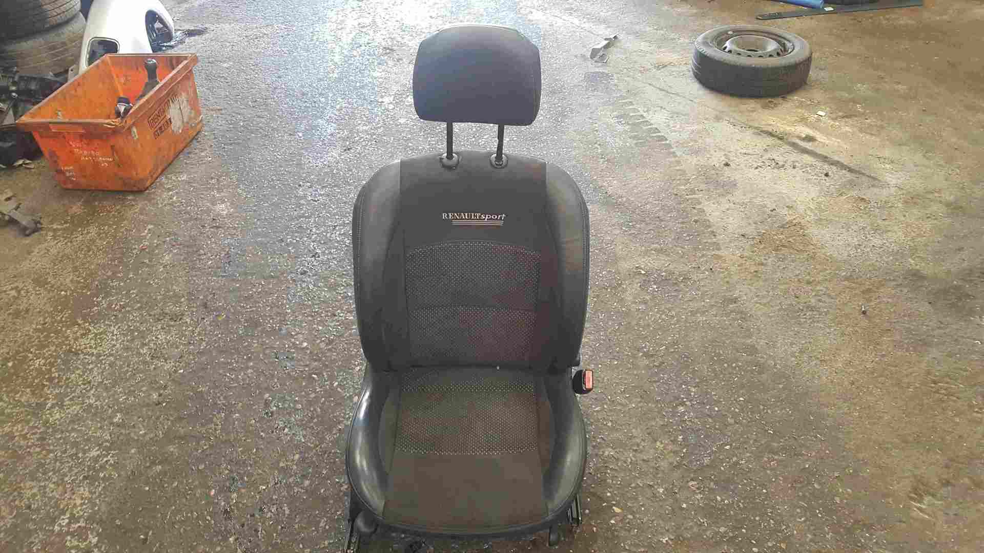 Renault Clio Sport MK2 2001-2006 172 182 Half Leather Drivers OSF Front Seat