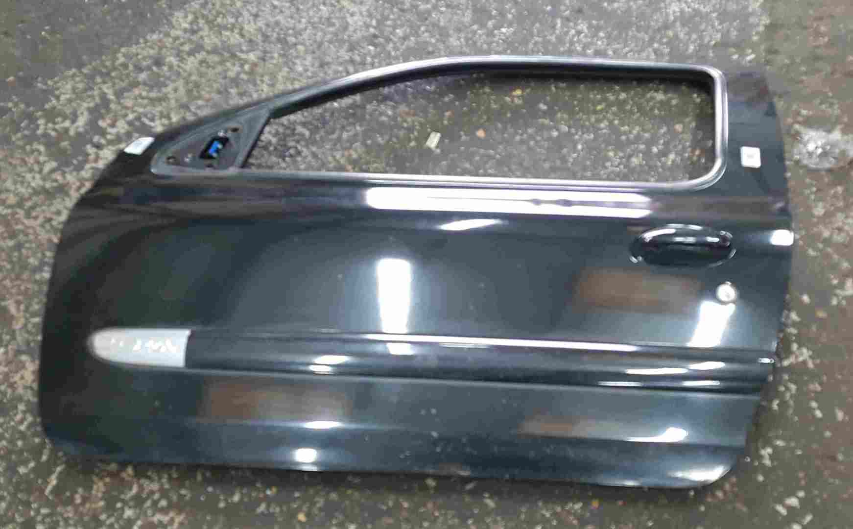 Renault Clio Sport MK2 2001-2006 172 182 Passenger NSF Front Door Black 676