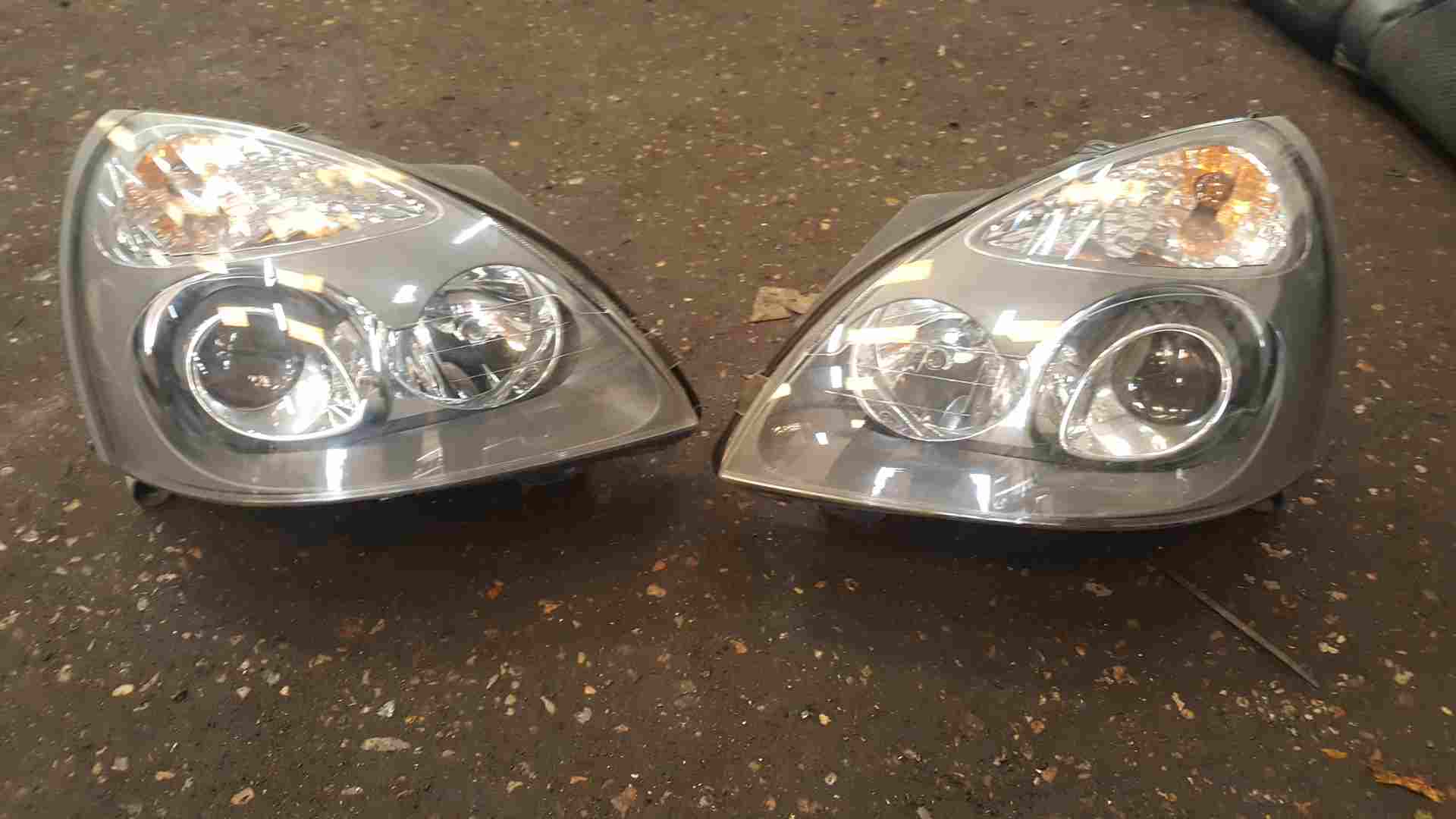Thumb 2 Renault Clio Sport MK2 2001-2006 172 182 Xenon Headlights Front Pair Complete