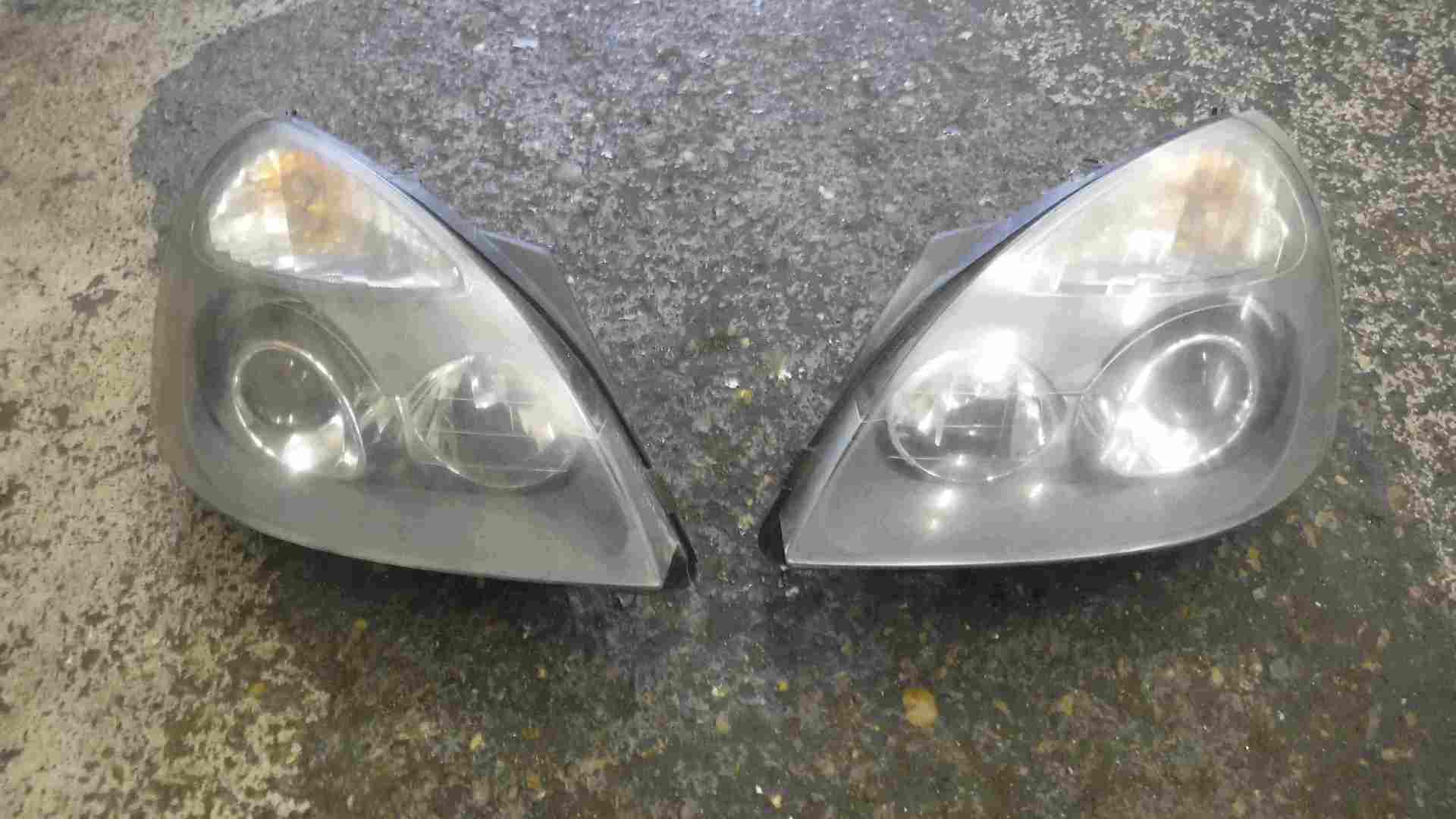 Renault Clio Sport MK2 2001-2006 172 182 Xenon Headlights Front Pair Complete