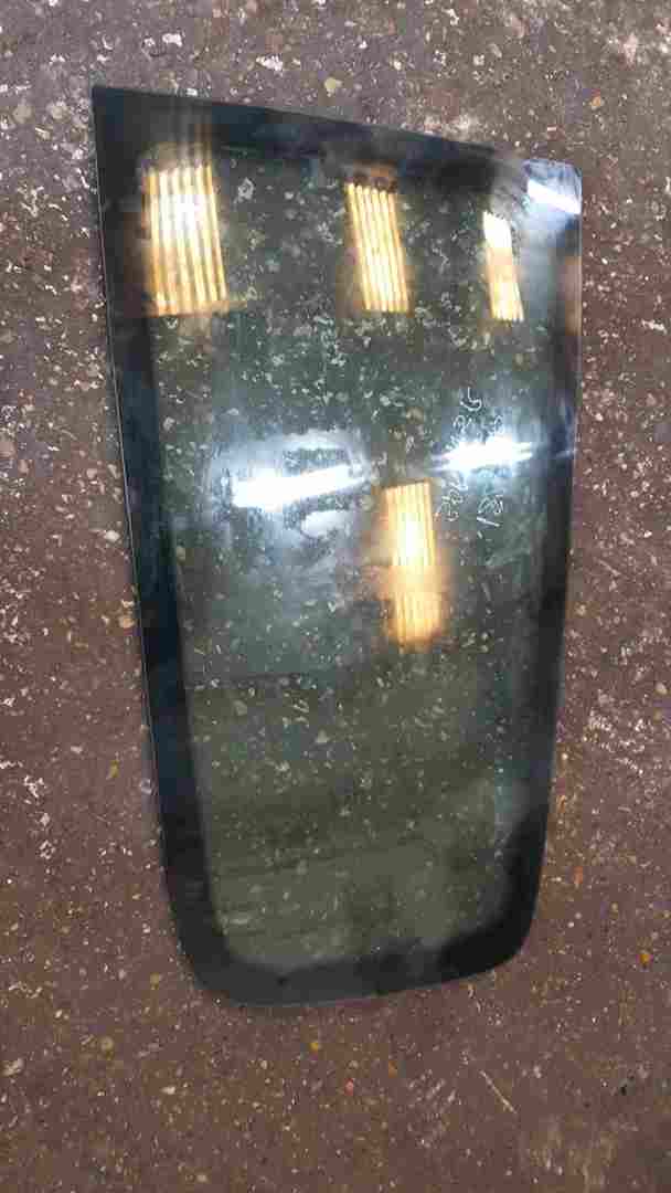 Thumb 2 Renault Clio Sport MK2 2001-2006 172 Passenger NSR Rear Fixed Window Glass 3dr