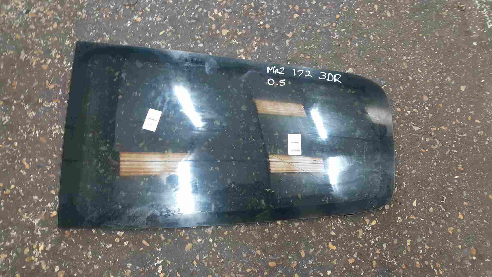 Renault Clio Sport MK2 2001-2006 Drivers OSR Rear Fixed Window Glass Tinted 3dr