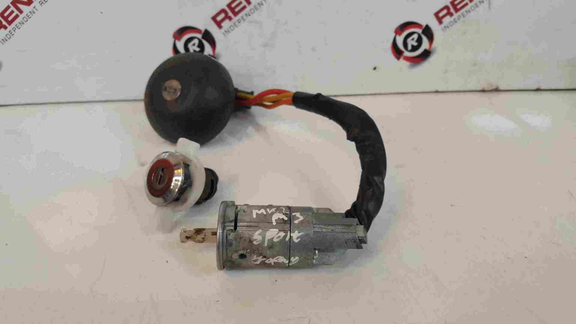 Thumb 2 Renault Clio Sport MK2 2001-2006 Ignition Barrel Door Lock Petrol Cap