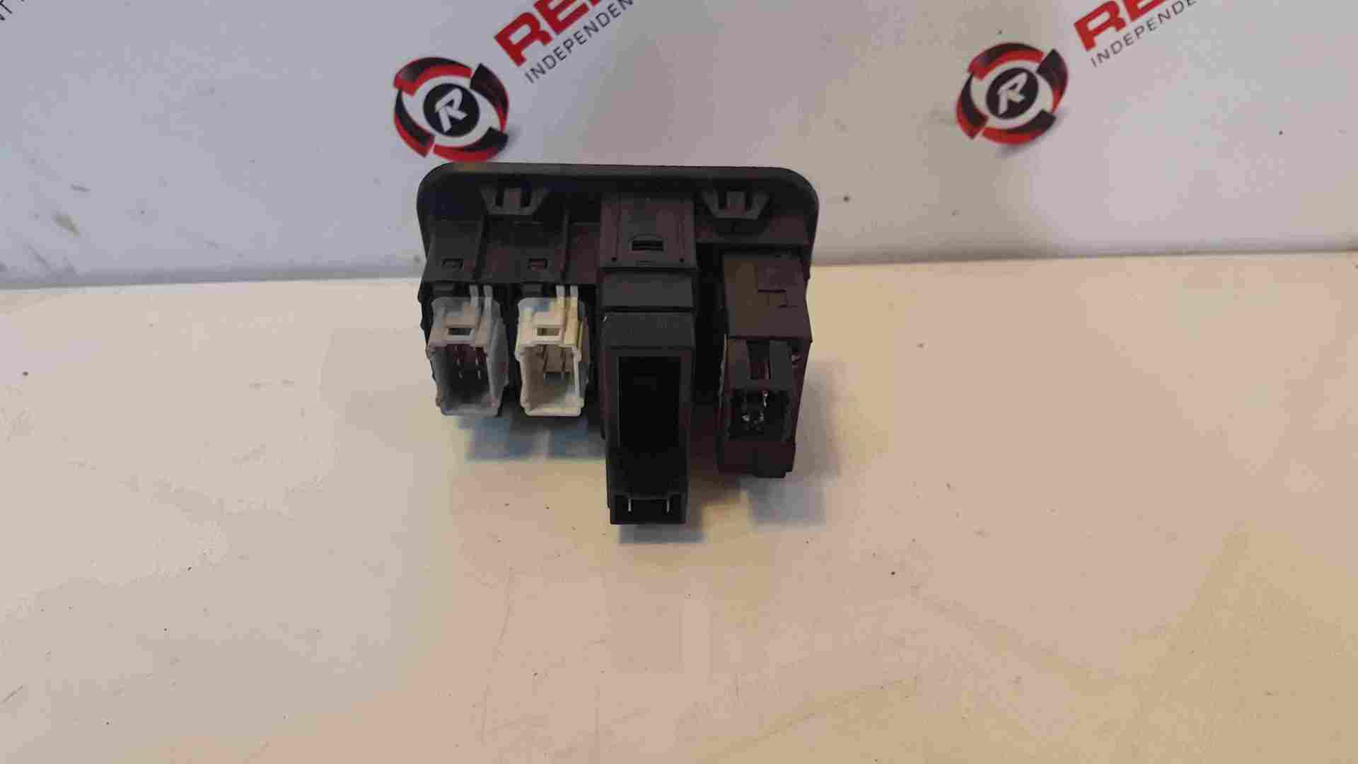 Thumb 2 Renault Clio Sport MK2 2001-2006 Trophy Headlight Adjuster ESP Cruise Button