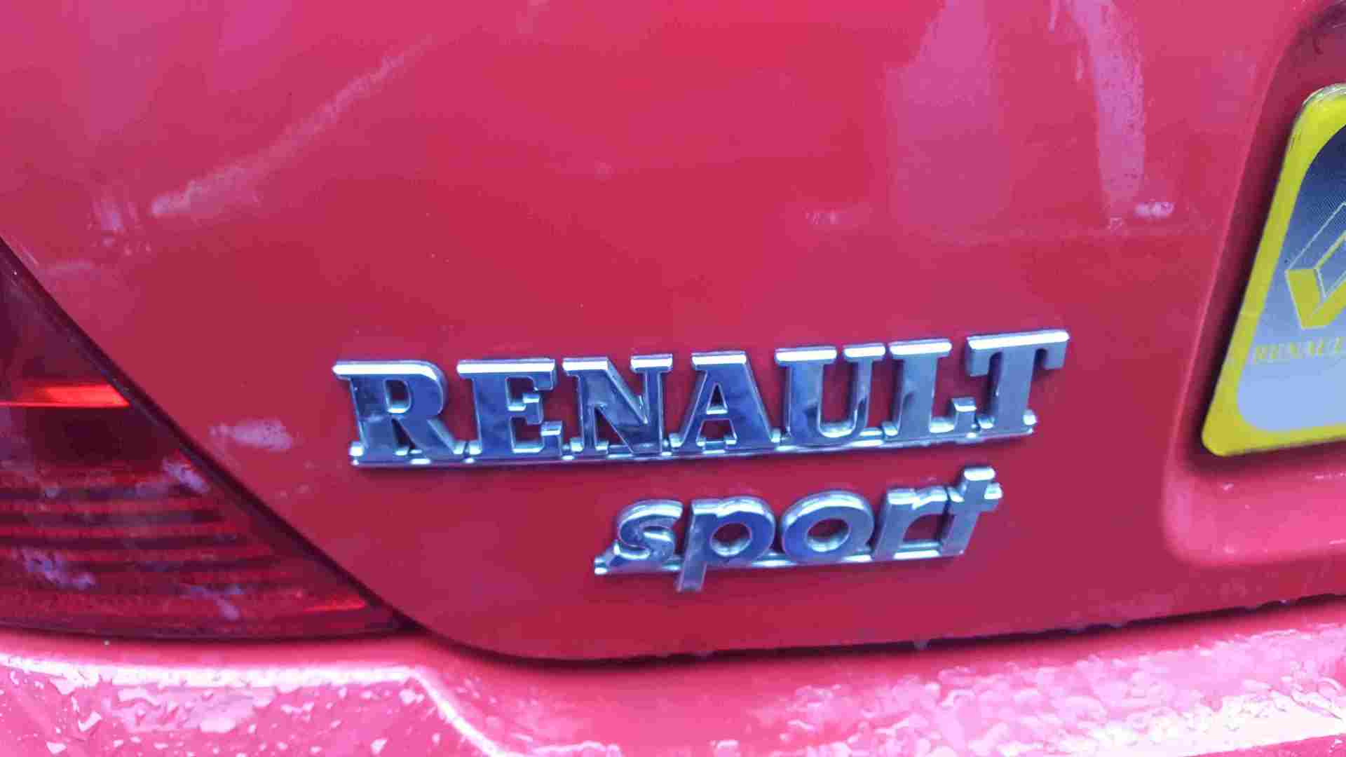 Thumb 5 Renault Clio Sport MK2 2001-2006 Trophy Rear Tailgate Boot Red OV727