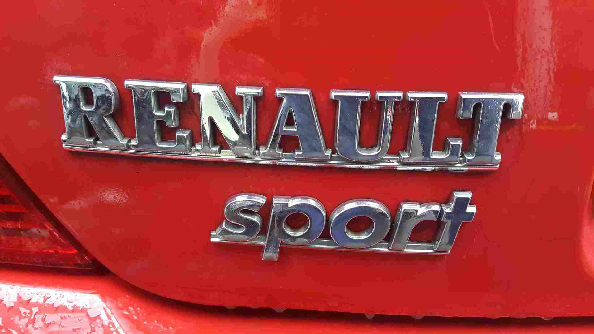 Thumb 3 Renault Clio Sport MK2 2001-2006 Trophy Rear Tailgate Boot Red OV727