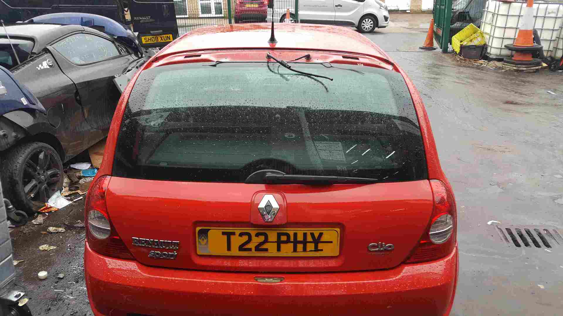 Renault Clio Sport MK2 2001-2006 Trophy Rear Tailgate Boot Red OV727