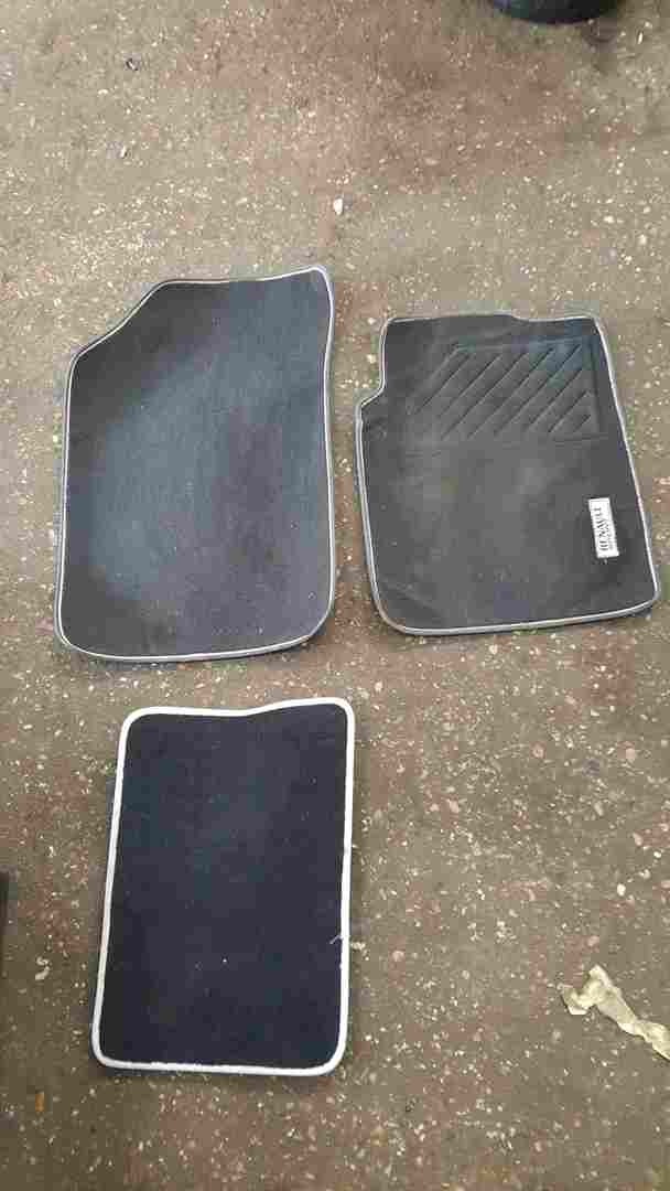 Thumb 4 Renault Clio Sport MK2 TROPHY 2001-2006 182 Carpet Mats X3 Front Rear