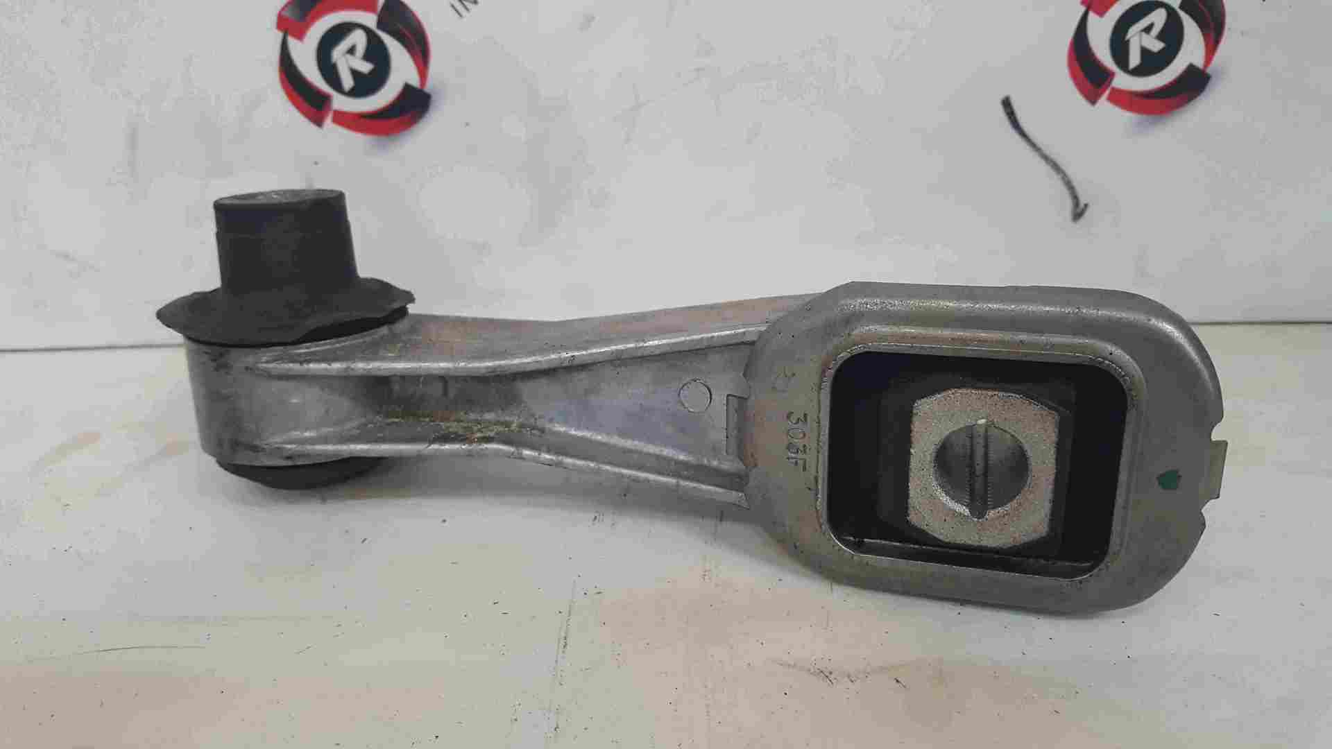 Renault Clio Sport MK3 2005-2009 197 2.0 16v Upper Engine Mount 8200298484