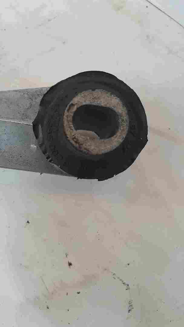 Thumb 4 Renault Clio Sport MK3 2005-2009 197 2.0 16v Upper Engine Mount 8200298484