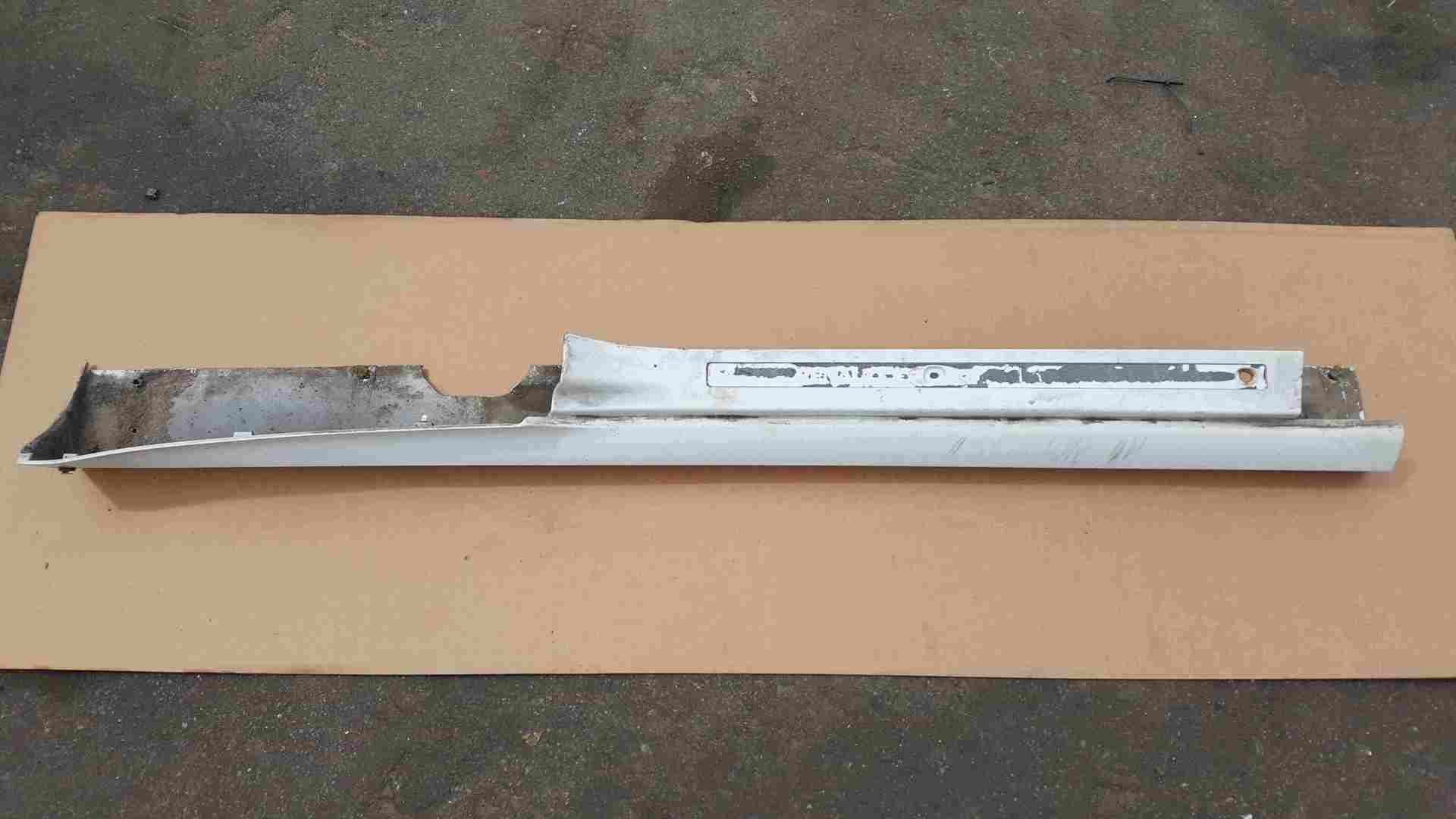 Thumb 2 Renault Clio Sport MK3 2005-2009 197 Drivers OS Side Skirt White OV369