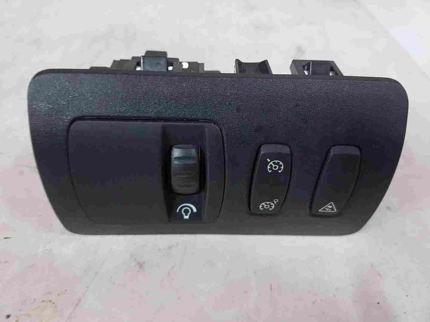 Renault Clio Sport MK3 20052009 Panel Adjuster Cruise Control Switch