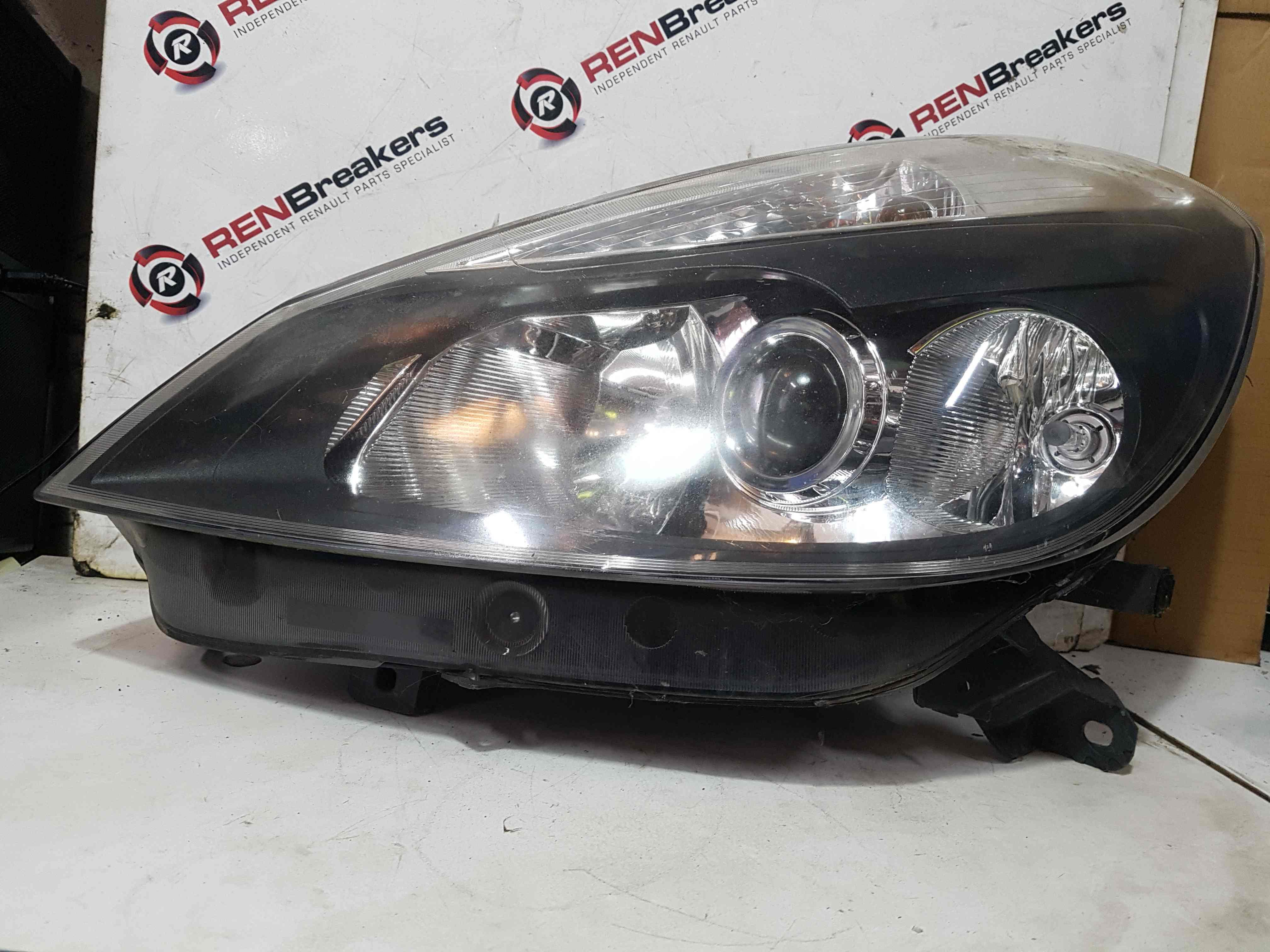 Thumb 6 Renault Clio Sport MK3 2005-2009 Passenger NSF Front Headlight Black 7701061074