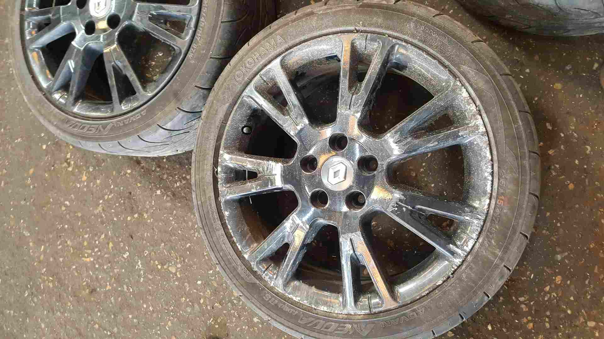 Thumb 5 Renault Clio Sport MK3 2005-2012 197 200 Alloy Wheels SET X4 17Inch Black 5mm