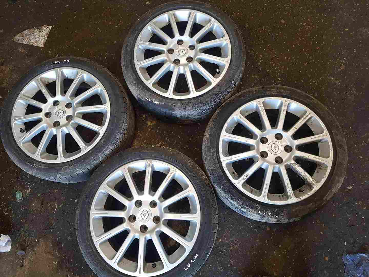 Renault Clio Sport MK3 2005-2012 197 200 Alloy Wheels SET X4 17Inch 3/5