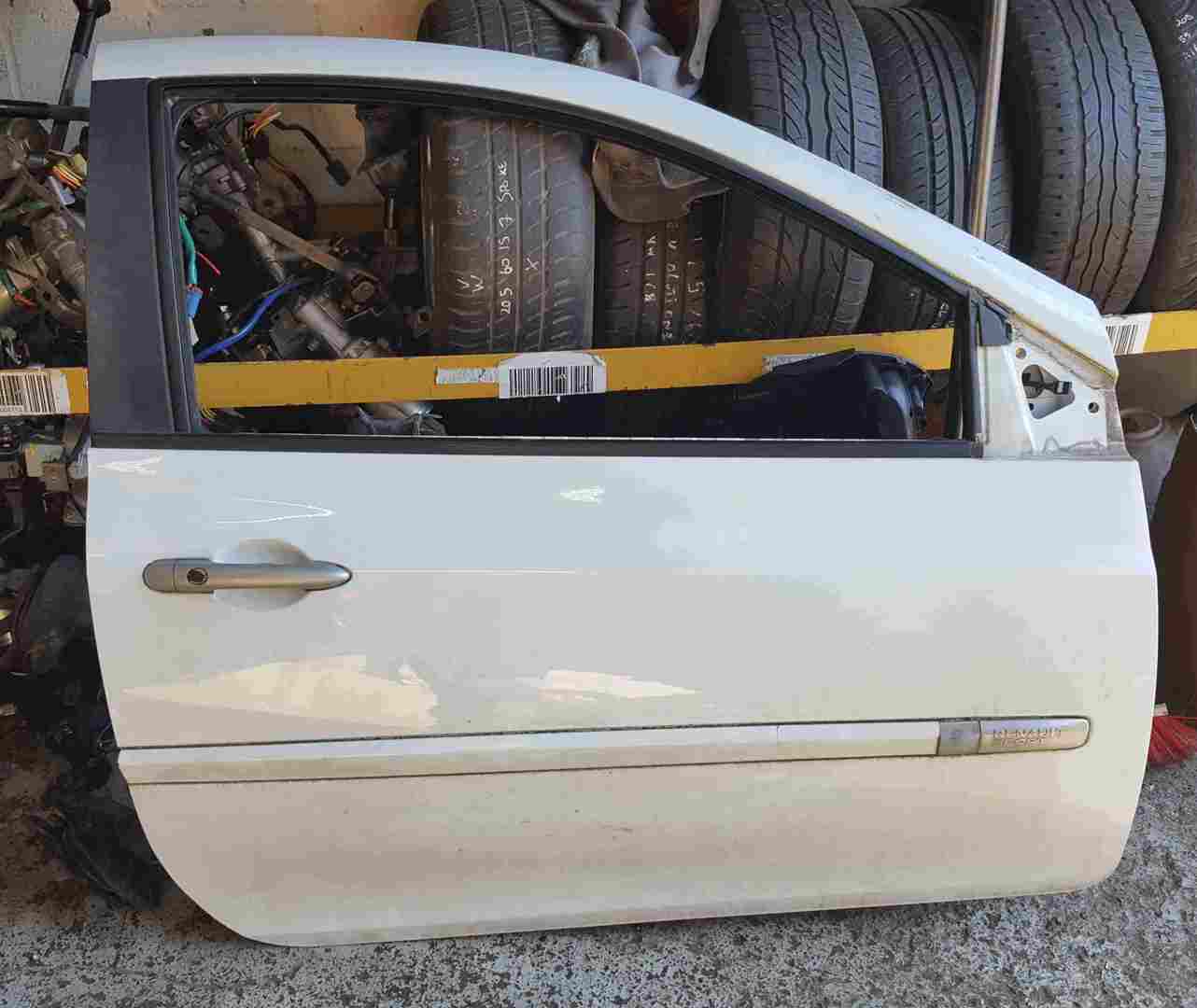 Thumb 2 Renault Clio Sport MK3 2005-2012 197 200 Drivers OSF Front Door White OV369 3dr