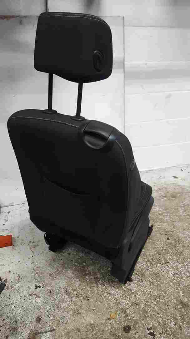 Thumb 6 Renault Clio Sport MK3 2005-2012 197 200 Drivers OSF Front Seat Chair