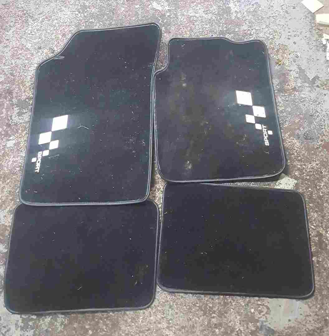 Renault Clio Sport MK2 2001-2006 172 182 Floor Mats Set X4 black white