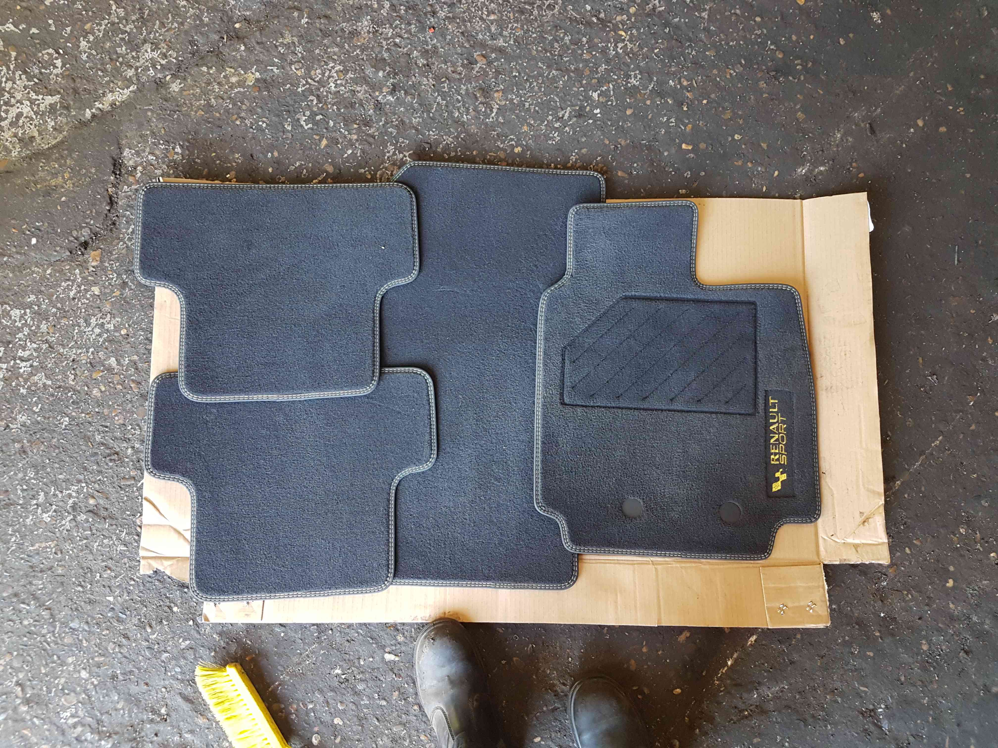 Thumb 8 Renault Clio Sport MK3 2005-2012 197 200 Floor Mats SET X4 Yellow Trim