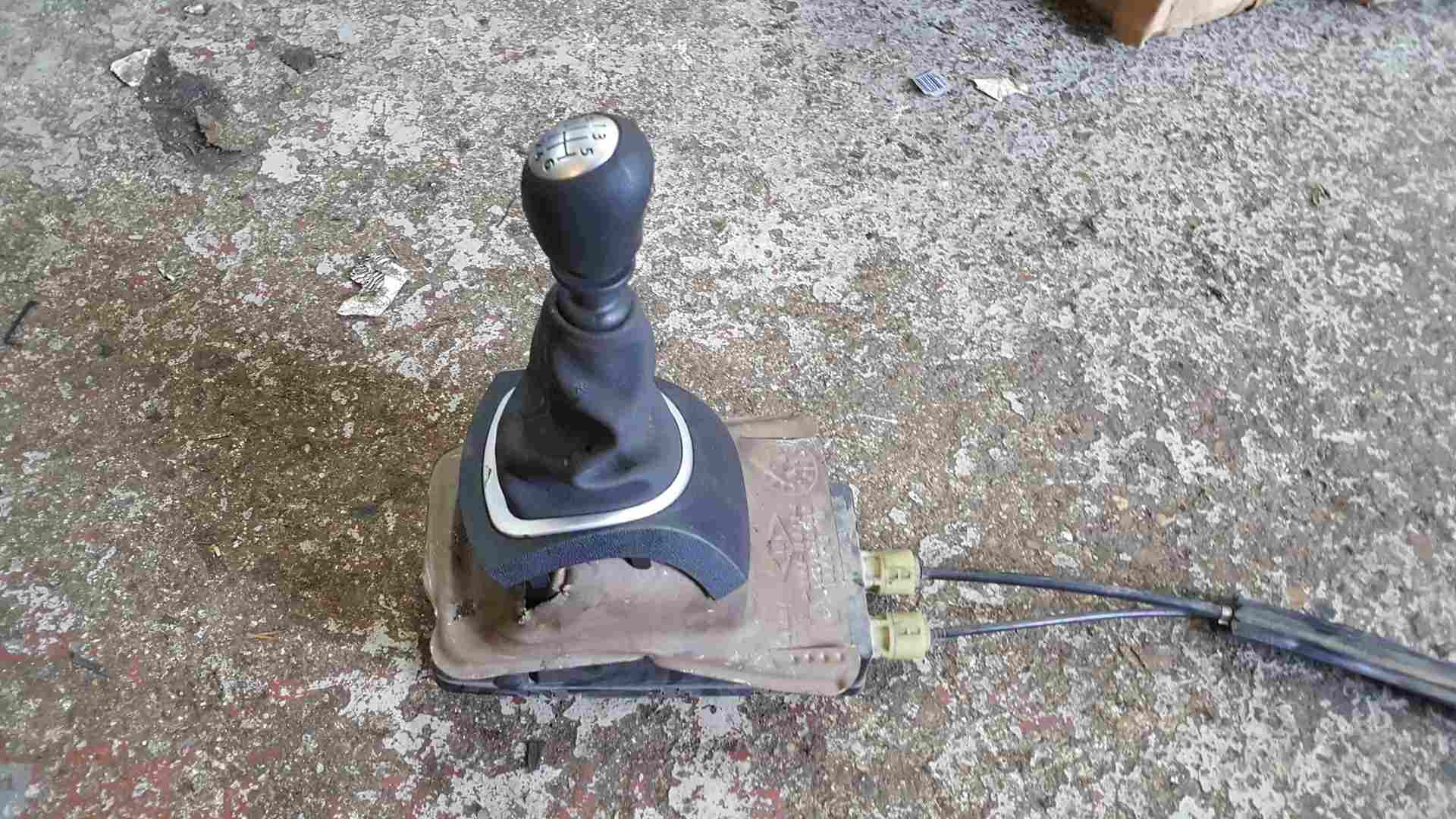 Thumb 3 Renault Clio Sport MK3 2005-2012 197 200 Gearstick Mechanism Cables 6 Speed