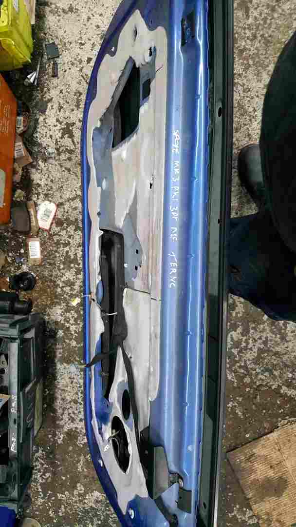 Thumb 2 Renault Clio Sport MK3 2005-2012 197 200 Passenger NSF Front Door Blue TERNC