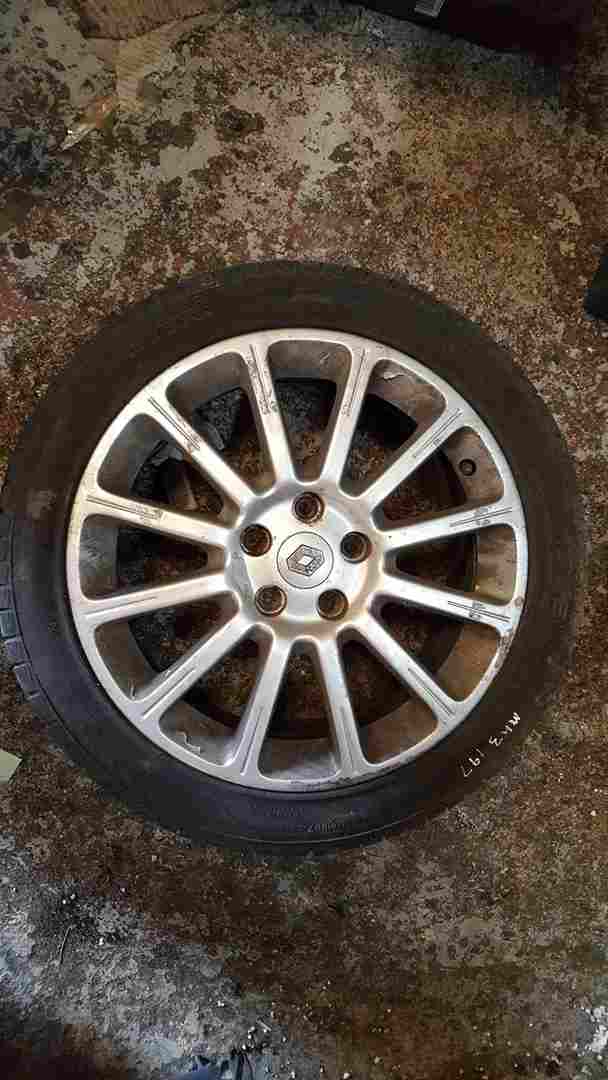 Renault Clio Sport MK3 2005-2012 197 Alloy Wheel 17inch + Tyre 225 45 17 4mm