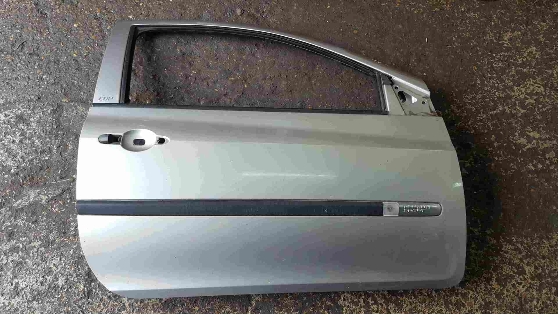 Renault Clio Sport MK3 2005-2012 197 Drivers OSF Front Door Silver TEF60