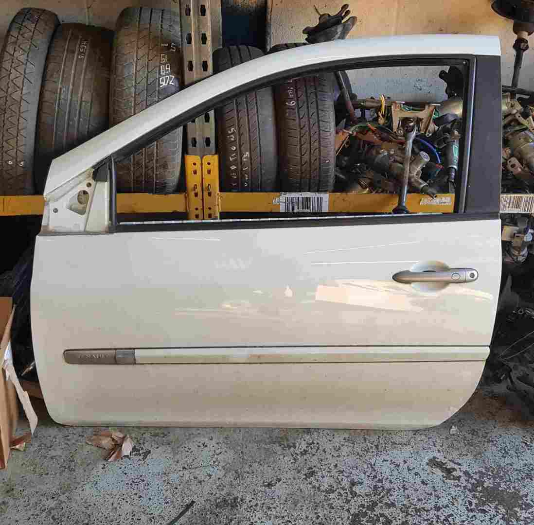 Renault Clio Sport MK3 2005-2012 197 Passenger NSF Front Door White OV369 3dr