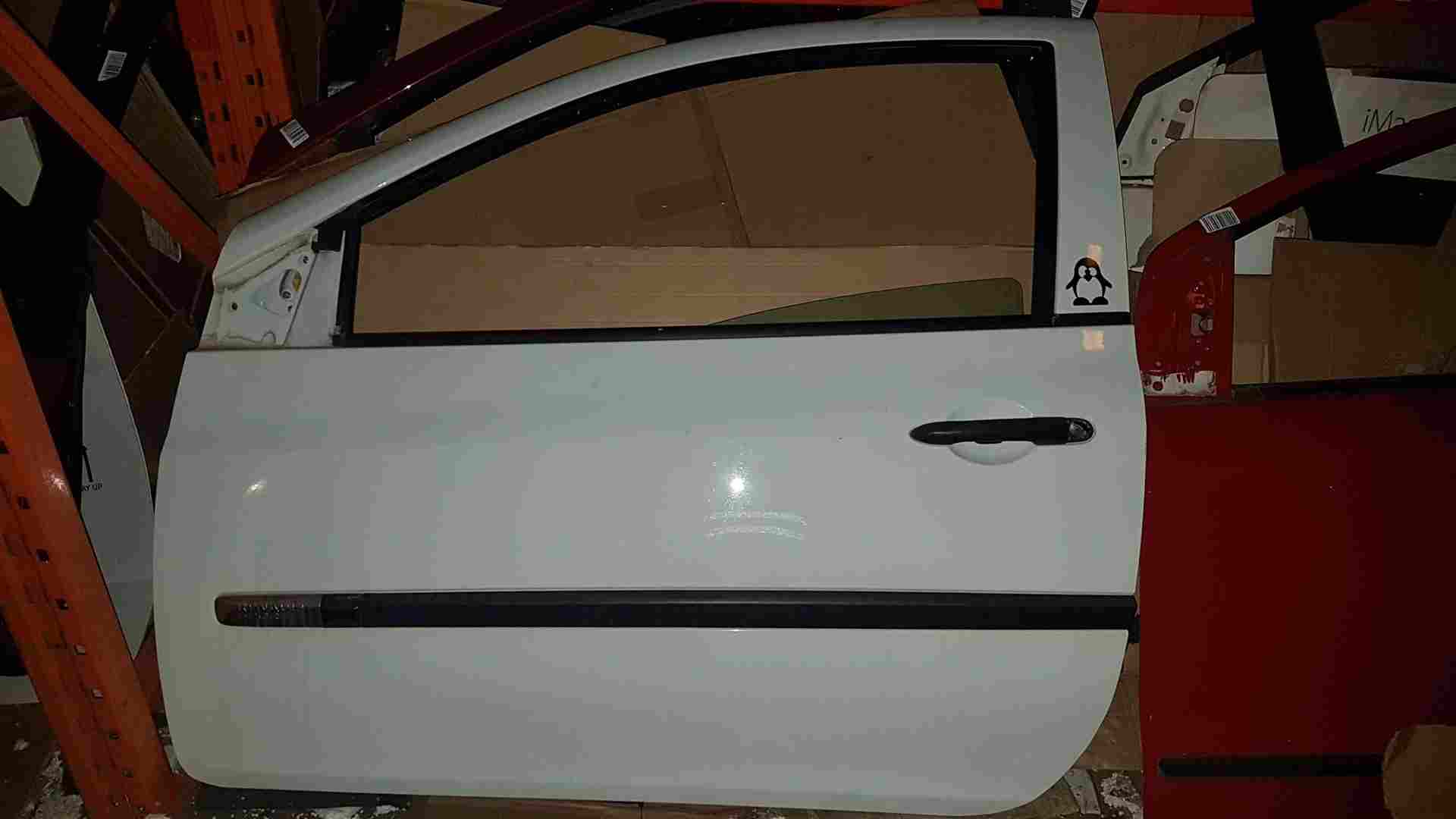 Thumb 4 Renault Clio Sport MK3 2005-2012 197 Passenger NSF Front Door White Ov369 3Dr